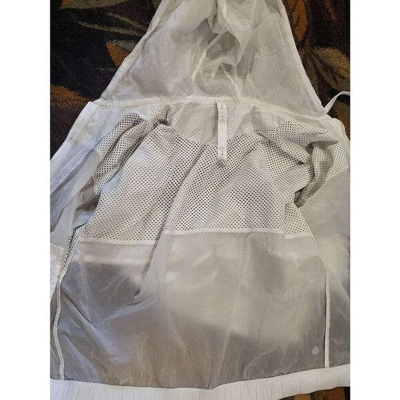 Lululemon Jacket Women's 6 Small White Refined Translucent Cropped Rain - Picture 5 of 8